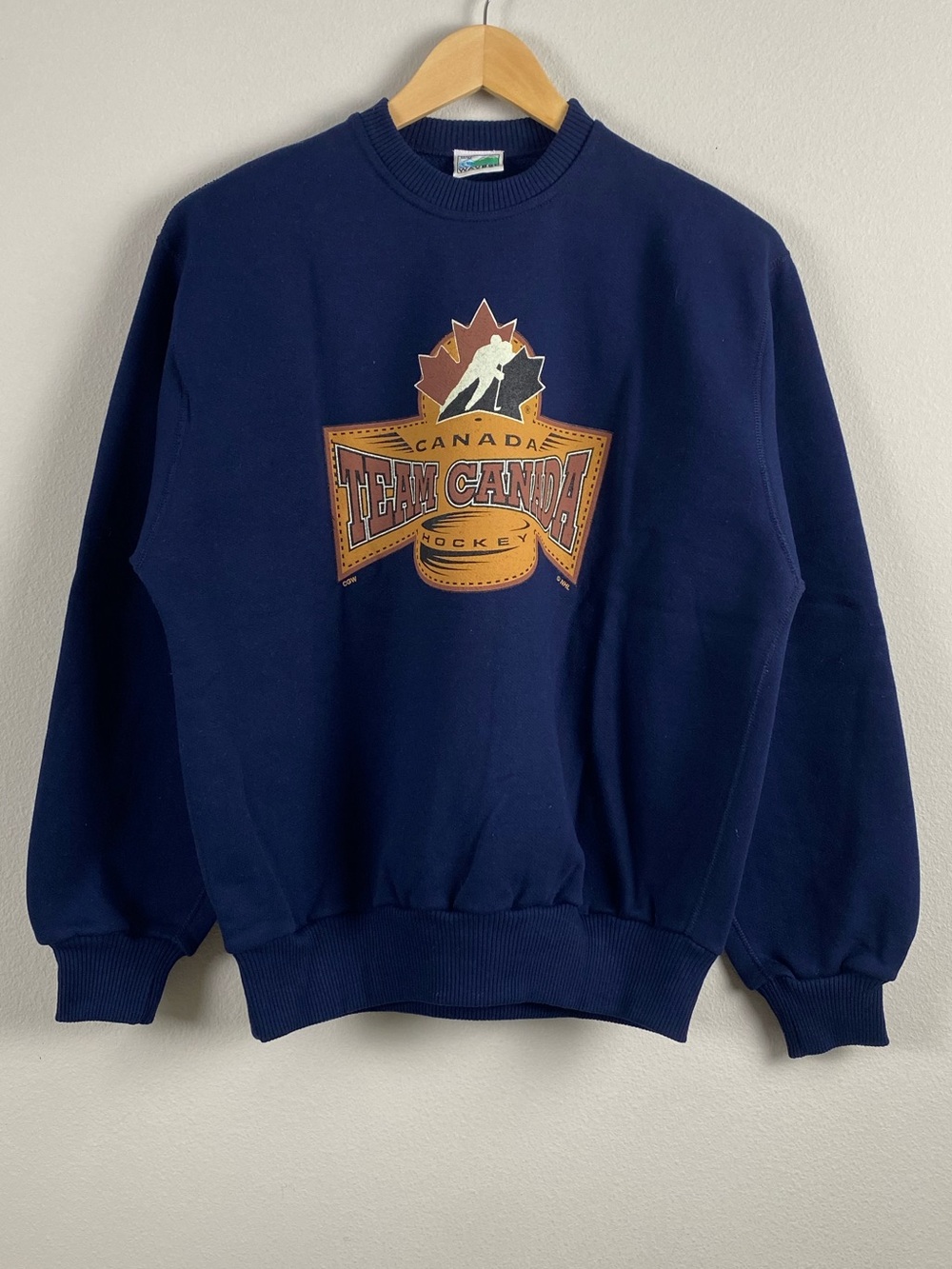 Waves Vintage Team Canada Hockey Long Sleeve Crewneck Sweatshirt | Navy